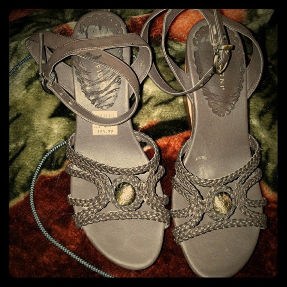 FIONI Clothing Gray Braided Wedges